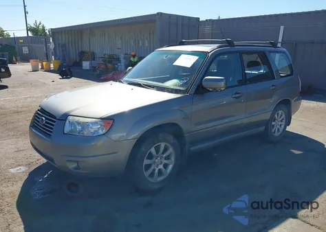 2006 Subaru Forester 2.5X z USA, uszkodzony, nr VIN JF1SG65636G729619